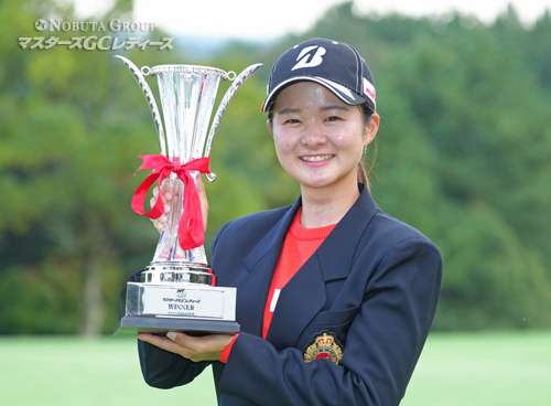 川﨑　春花　選手