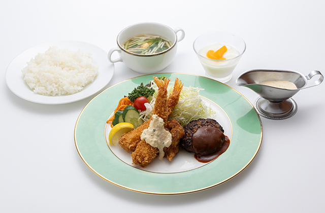 海老フライとハンバーグ定食